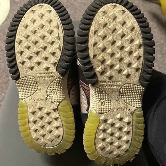 Light up Jurassic Park kids sneakers size 10 - Picture 2 of 4